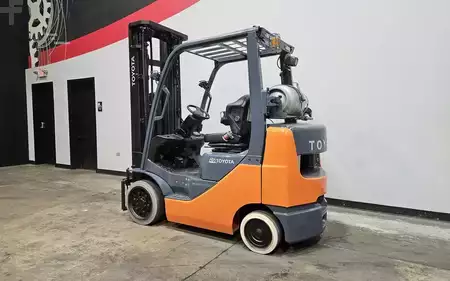 Montacargas GLP 2019  Toyota 8FGCU25 (2)