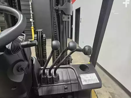 Montacargas diésel 2016  CAT Lift Trucks DP30N (12)