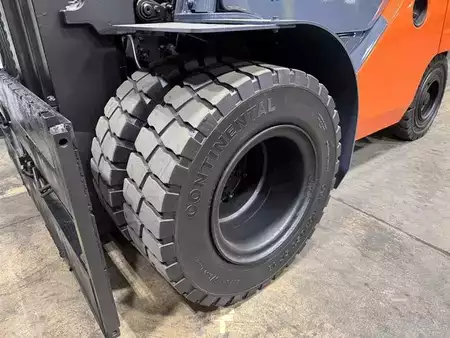 Diesel Forklifts 2014  Toyota 8FD50U (14)