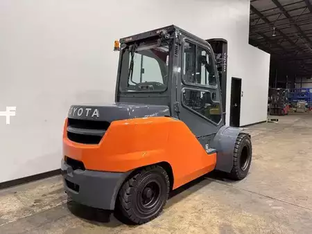 Diesel Forklifts 2014  Toyota 8FD50U (3)