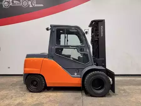 Diesel Forklifts 2014  Toyota 8FD50U (4)