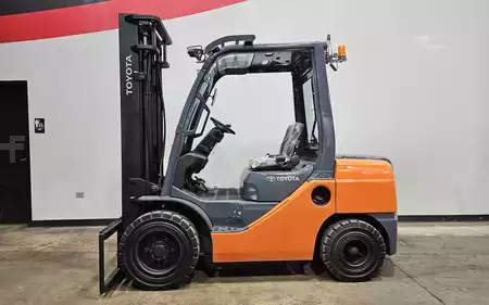 Montacargas diésel 2019  Toyota 8FDU32 (1)