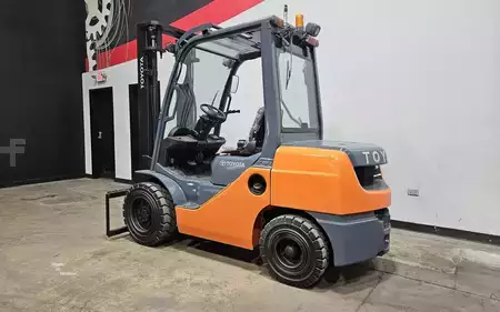 Montacargas diésel 2019  Toyota 8FDU32 (2)