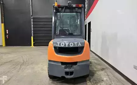 Montacargas diésel 2019  Toyota 8FDU32 (3)