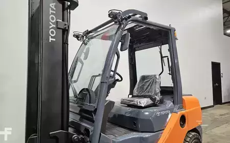 Montacargas diésel 2019  Toyota 8FDU32 (9)