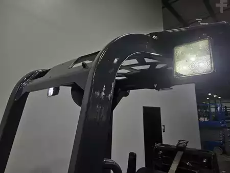 Montacargas de Pasillo Angosto 2015  Aisle Master 44S (10)