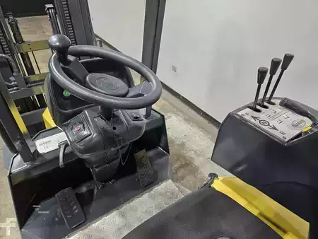 Montacargas de Pasillo Angosto 2015  Aisle Master 44S (12)