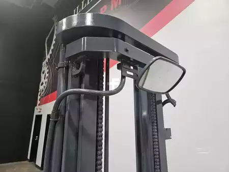 Montacargas de Pasillo Angosto 2015  Aisle Master 44S (15)