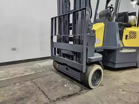 Montacargas de Pasillo Angosto 2015  Aisle Master 44S (16)