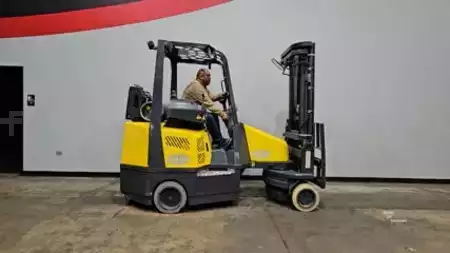 Montacargas de Pasillo Angosto 2015  Aisle Master 44S (20)