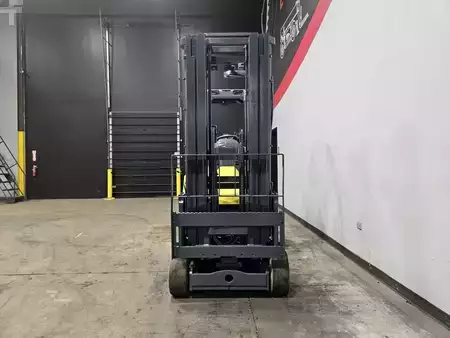 Montacargas de Pasillo Angosto 2015  Aisle Master 44S (7)