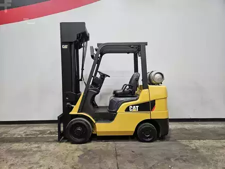 Propane Forklifts 2017  CAT Lift Trucks 2C6000 (1)