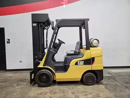 Propane Forklifts 2017  CAT Lift Trucks 2C6000 (1)