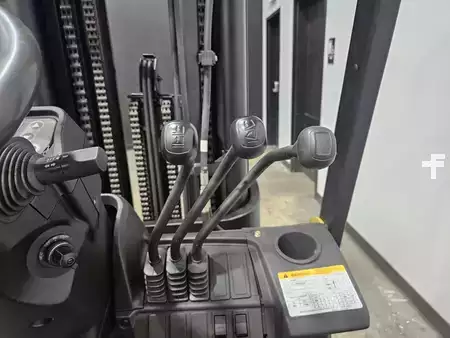 Propane Forklifts 2017  CAT Lift Trucks 2C6000 (13)