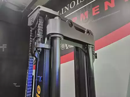 Diesel Forklifts 2019  Yale GDP280DC (12)