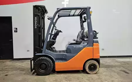 Montacargas GLP 2020  Toyota 8FGU15 (1)