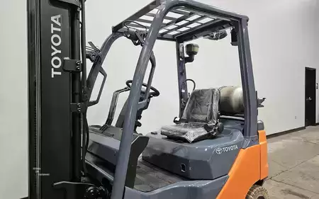 Montacargas GLP 2020  Toyota 8FGU15 (9)