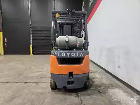 Montacargas GLP 2022  Toyota 8FGU15 (3)