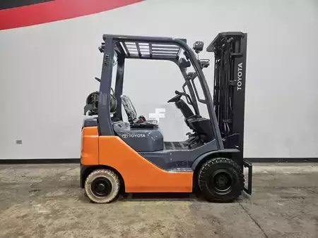 Montacargas GLP 2022  Toyota 8FGU15 (5)