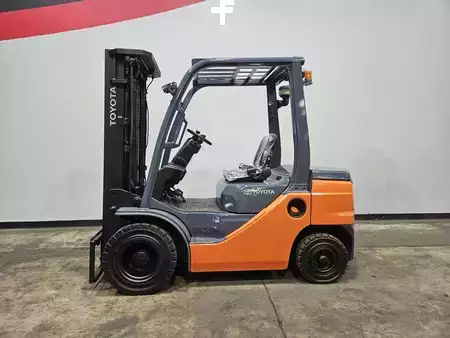 Diesel Forklifts 2020  Toyota 8FDU25 (1)