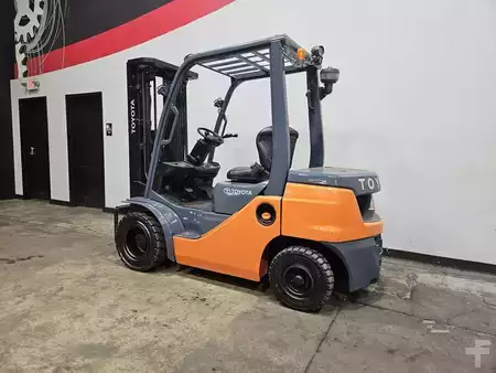 Propane Forklifts 2020  Toyota 8FDU25 (2)