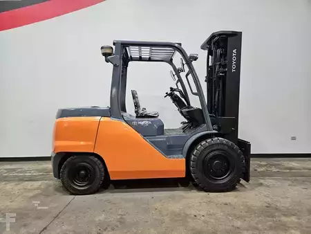 Diesel Forklifts 2018  Toyota 8FD50U (5)