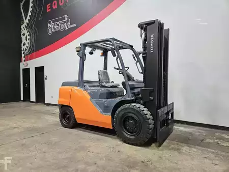 Diesel Forklifts 2018  Toyota 8FD50U (6)