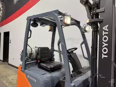Montacargas GLP 2017  Toyota 8FGCU15 (7)