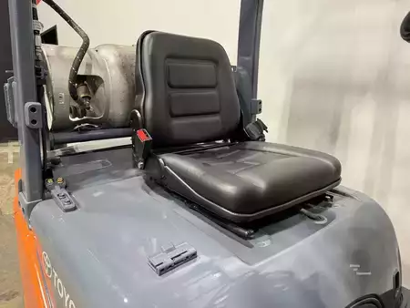 Montacargas GLP 2017  Toyota 8FGCU15 (9)