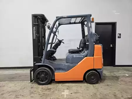 Propane Forklifts 2014  Toyota 8FGCU25 (1)