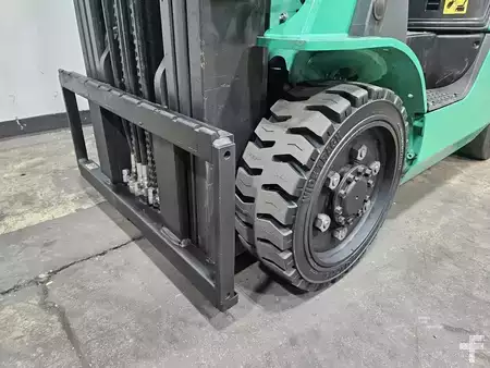 Propane Forklifts 2019  Mitsubishi FGC25N (19)