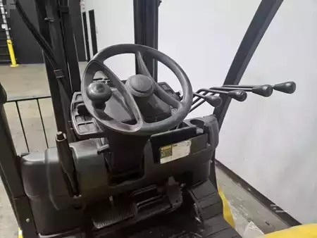 Montacargas diésel 2020  Yale GLP070VX (13)