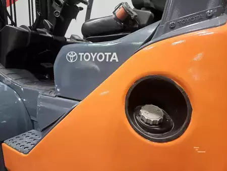 Diesel Forklifts 2018  Toyota 8FD70U (20)