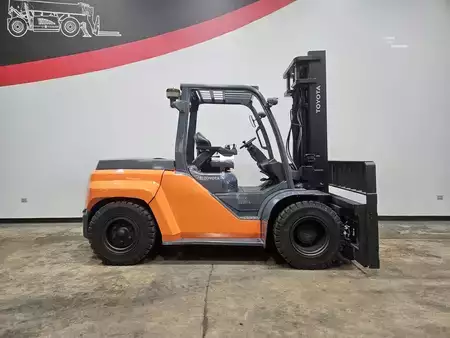 Diesel Forklifts 2018  Toyota 8FD70U (5)