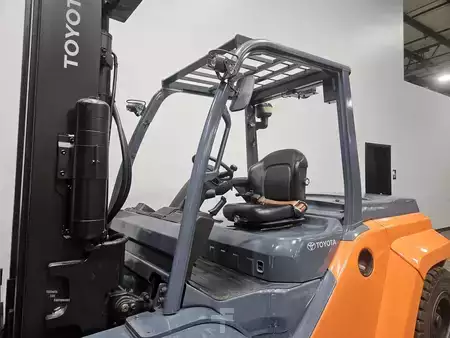 Diesel Forklifts 2018  Toyota 8FD70U (9)