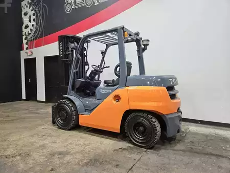 Diesel Forklifts 2018  Toyota 8FD40U (2)