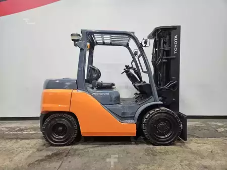 Diesel Forklifts 2018  Toyota 8FD40U (5)