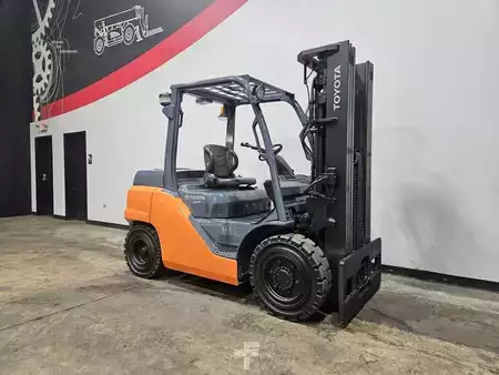 Diesel Forklifts 2018  Toyota 8FD40U (6)