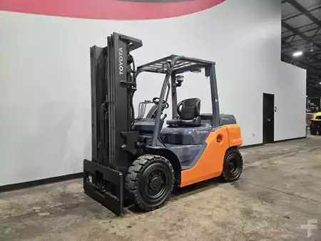 Diesel Forklifts 2018  Toyota 8FD40U (8)