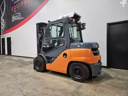 Diesel Forklifts 2019  Toyota 8FD40U (2)