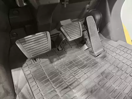 Propane Forklifts 2020  CAT Lift Trucks GP35N (15)