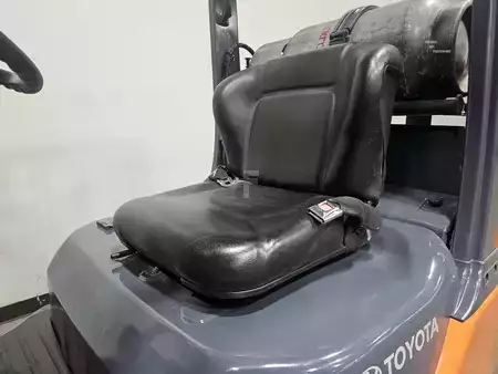 Montacargas GLP 2017  Toyota 8FGCU25 (11)