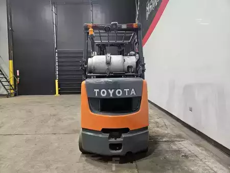 Montacargas GLP 2017  Toyota 8FGCU25 (3)