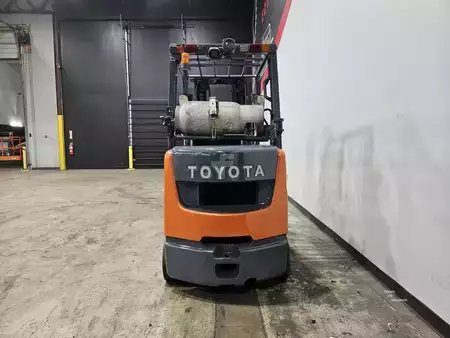 Propane Forklifts 2017  Toyota 8FGCU25 (3)