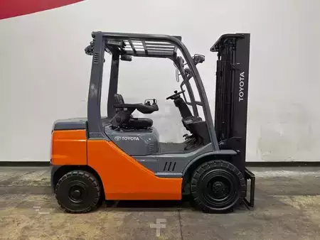 Diesel Forklifts 2020  Toyota 8FDU25 (4)