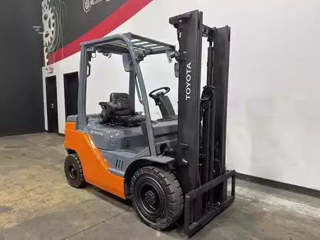 Diesel Forklifts 2020  Toyota 8FDU25 (5)