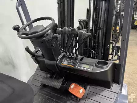 Propane Forklifts 2020  Toyota 8FGC55U-BCS (10)
