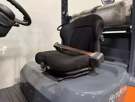 Propane Forklifts 2020  Toyota 8FGC55U-BCS (8)