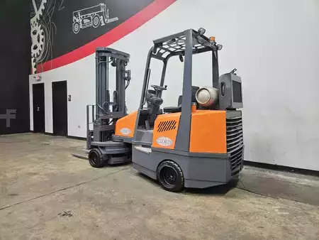 Turret Truck 2015  Aisle Master 44S (2)