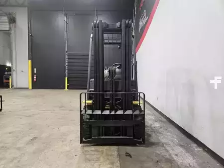 Propane Forklifts 2020  Yale GLP050MX (7)